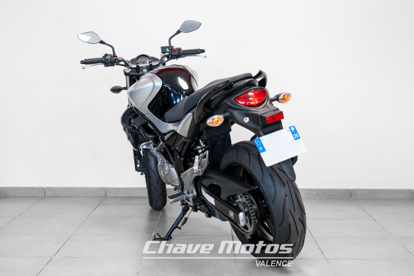 SUZUKI - SFV 650 GLADIUS - VALENCE