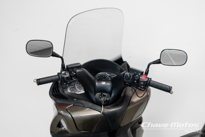 HONDA - SWT600 - FJS 600 D ABS - A RESTAURER - VALENCE