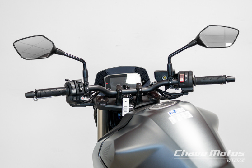 HONDA - CB750AP -  HORNET 750 - VALENCE