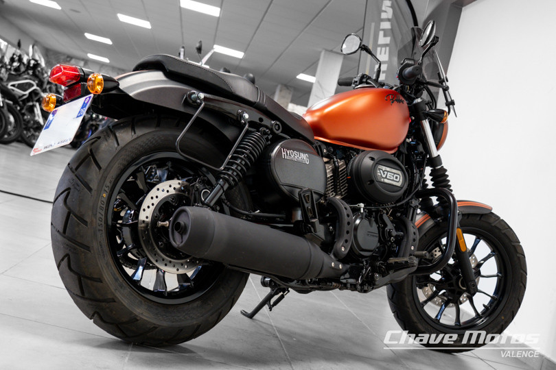 HYOSUNG - GV125 BOBBER 125 - VALENCE