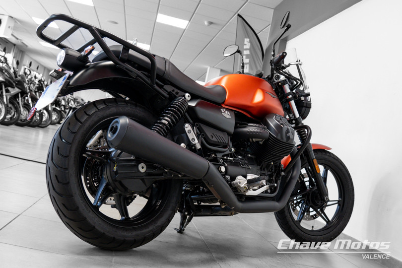MOTO GUZZI - V7 STONE 850 - VALENCE